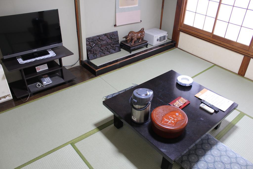 Kinokuniya Ryokan Fujisawa Habitación foto